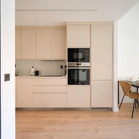 Apartment Damas 2c